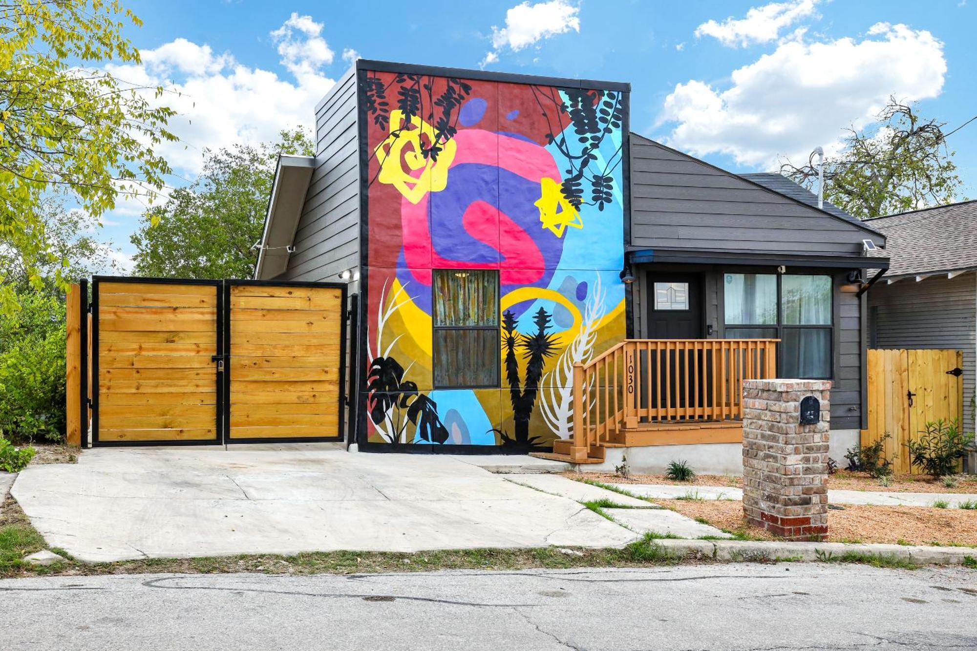 Artsy - A Birdy Vacation Rental San Antonio Bagian luar foto